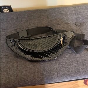Source Unknown Black Geometric Men's Belt Bag